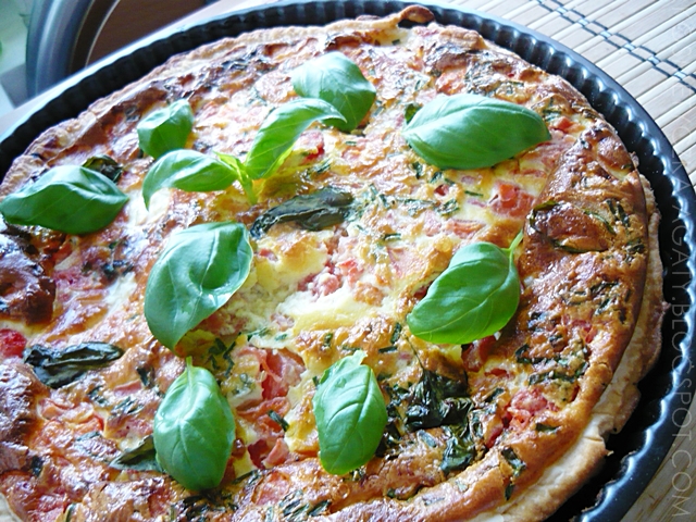 Agu w kuchni: szybka tarta z łososiem, mozzarella i pomidorami wg Pascala