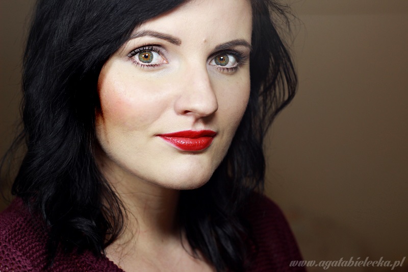 fokus na usta! / Maybelline Hydra Extreme 535 Passion Red