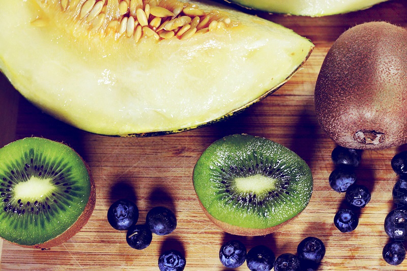 smacznie i zdrowo | owocowy koktajl: melon + kiwi + borówki