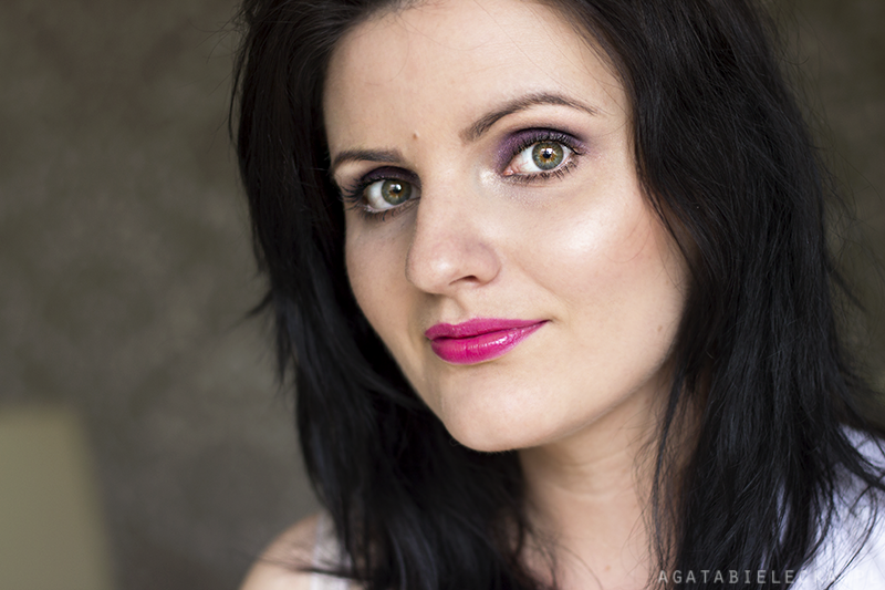 usta na pierwszym planie | nawilżająca szminka w kredce Astor, Soft Sensation Lipcolor Butter, 013 Magic Magenta