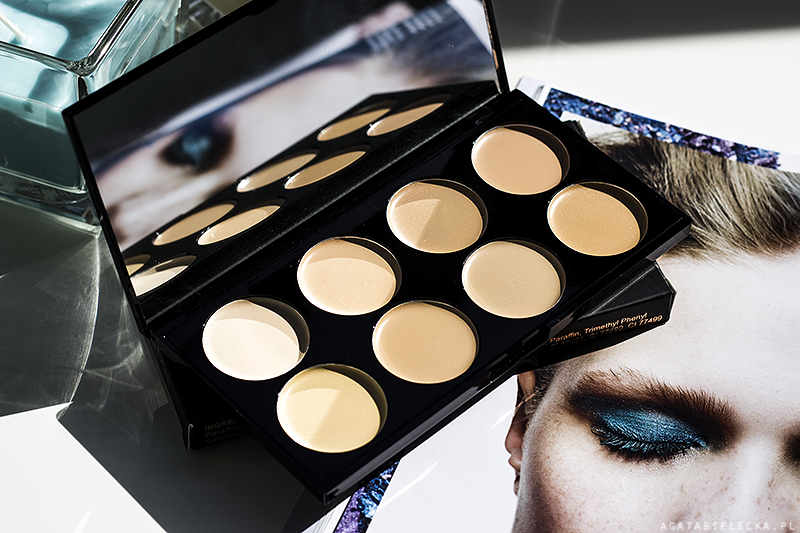 Makeup Revolution – paleta 8 korektorów Ultra Cover And Conceal Palette, Light