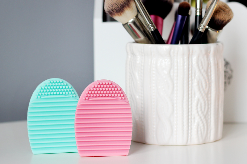 BrushEgg  – jak się u mnie sprawdza? / nowy sposób na szybkie mycie pędzli