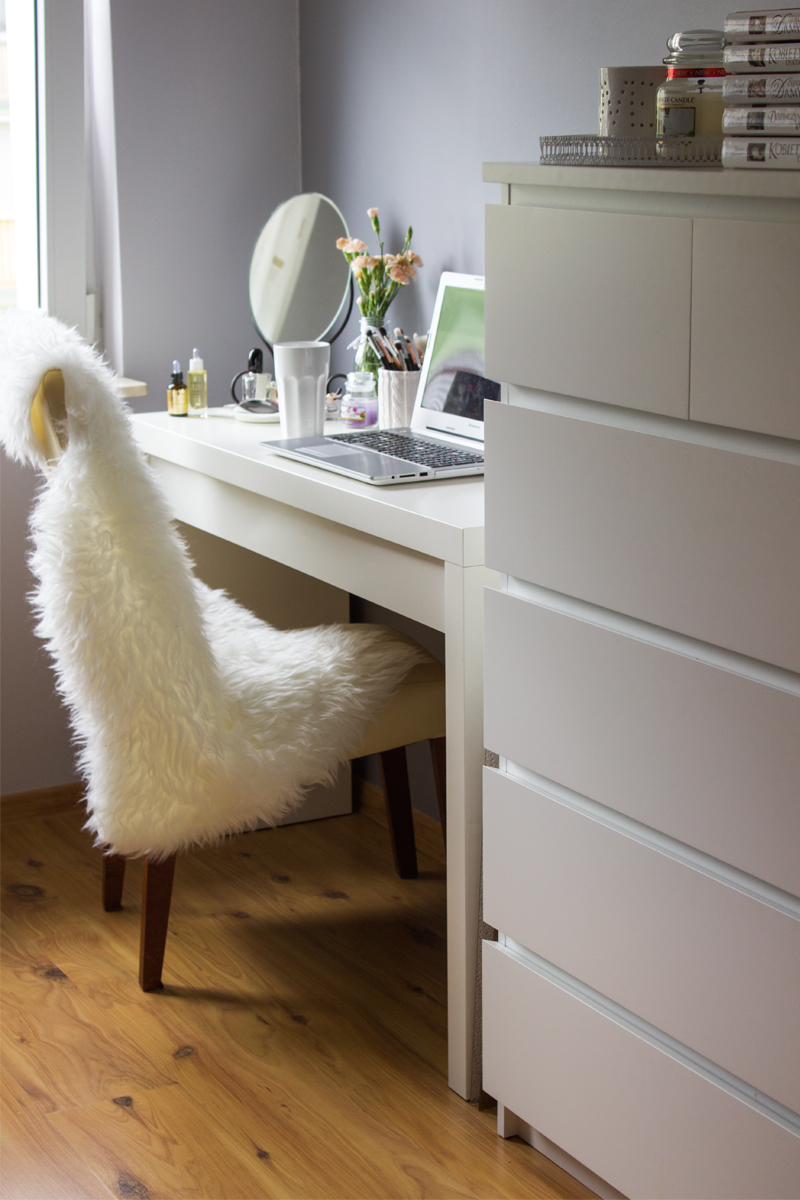 sposób na tanią organizację szuflad | Ikea: przegródki HOFTA