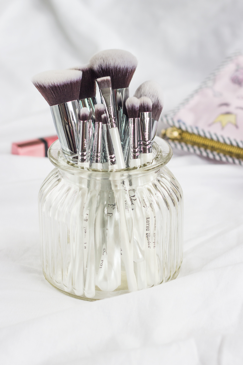 Pędzle Nanshy: Gobsmack Gorgeous Pearle White i Eye Brush Set Pearle White